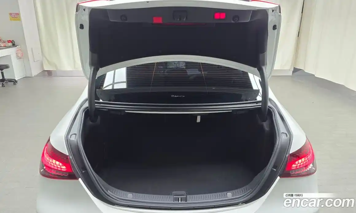 Mercedes-Benz E-Class 2021 2.0 Автомат в Москве № 390263, фото 20