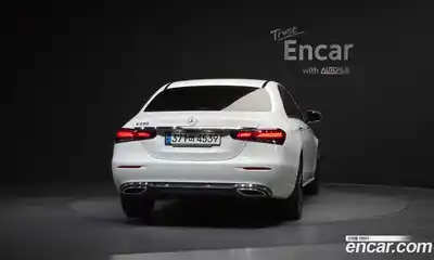 Mercedes-Benz E-Class 2021 2.0 Автомат в Москве № 390263, миниатюра 4