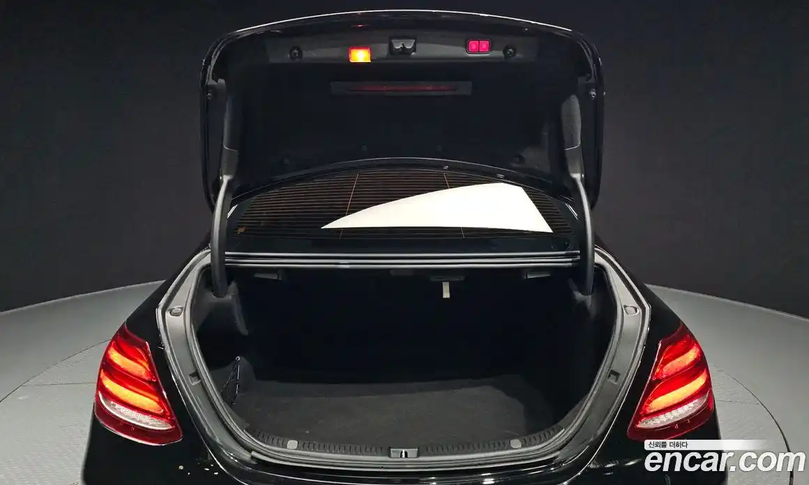 Mercedes-Benz E-Class 2019 2.0 Автомат в Москве № 390791, фото 20