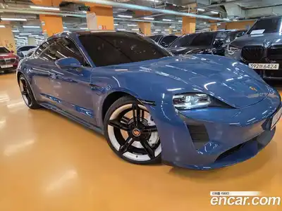 Porsche Taycan, 2024