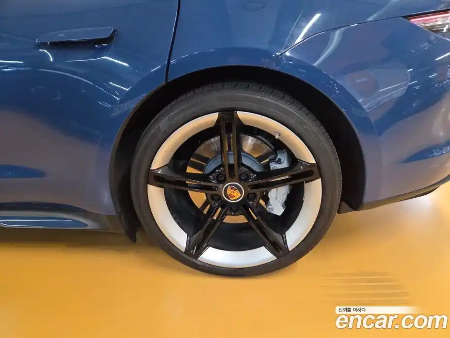 Porsche Taycan 2024 0.1 Автомат в Москве № 415647, фото 6