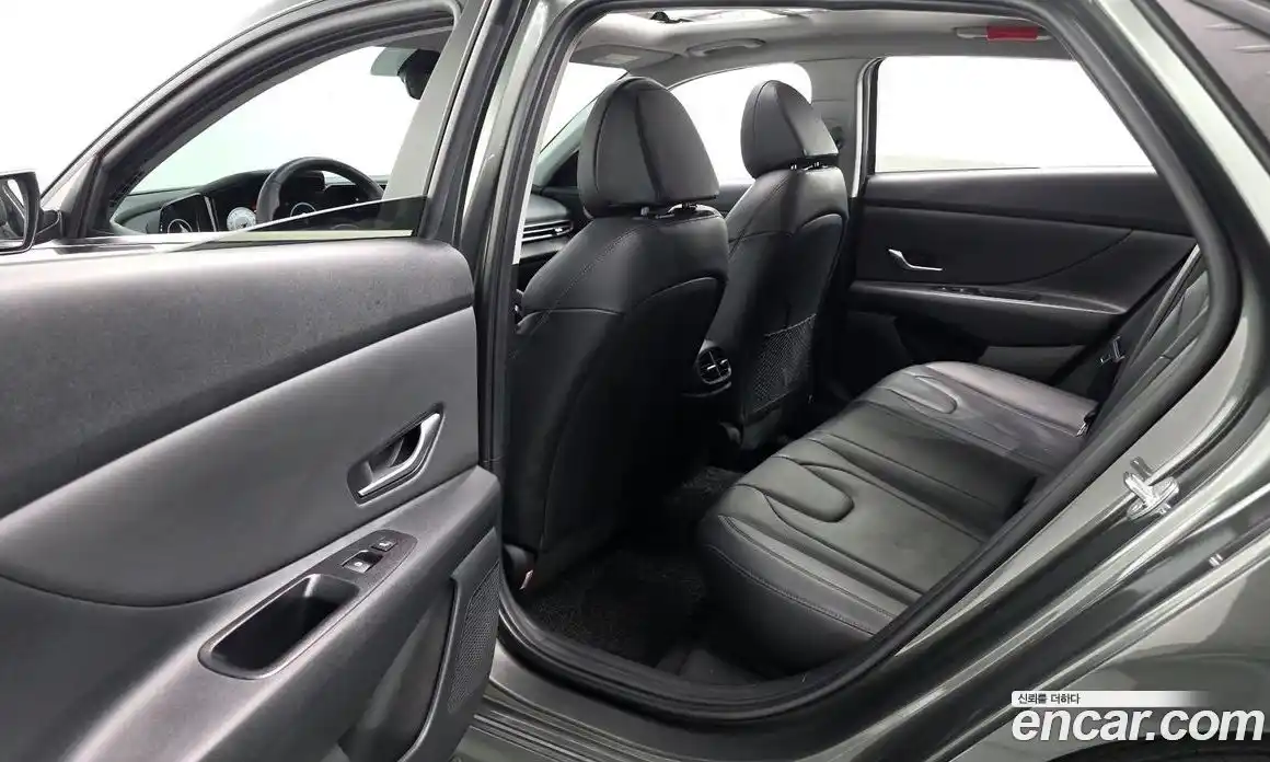 Hyundai Avante 2023 1.6 Автомат в Москве № 44361, фото 12