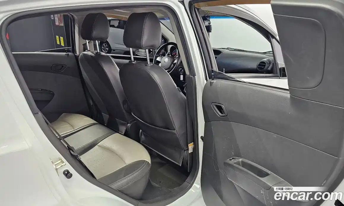 Chevrolet Matiz 2011 1.0 Автомат в Москве № 101849, фото 9