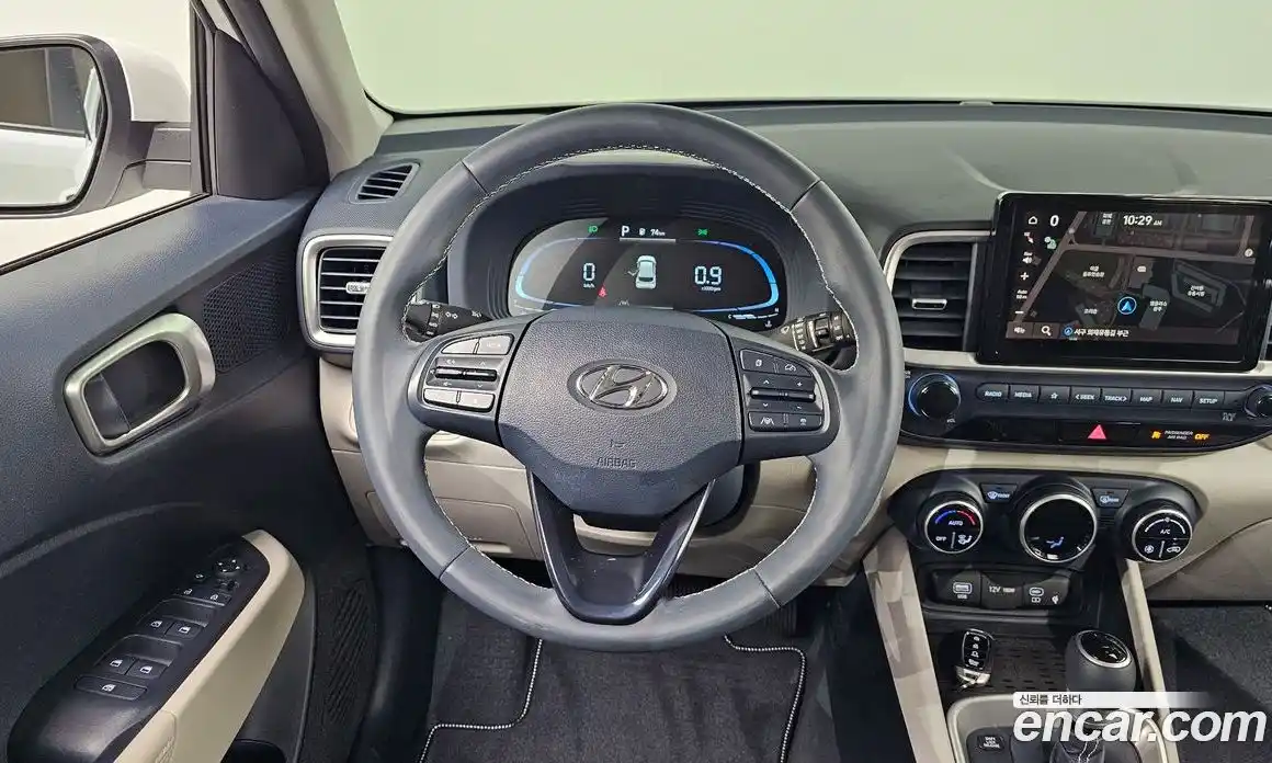 Hyundai Venue 2023 1.6 Автомат в Москве № 108883, фото 13