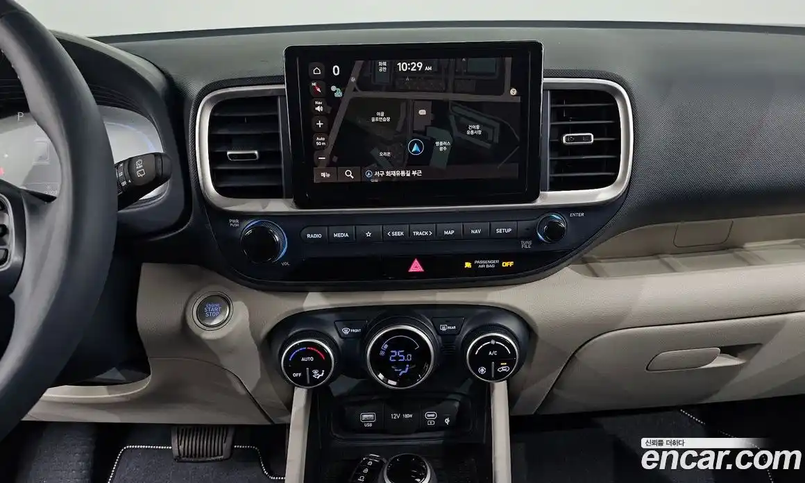 Hyundai Venue 2023 1.6 Автомат в Москве № 108883, фото 14