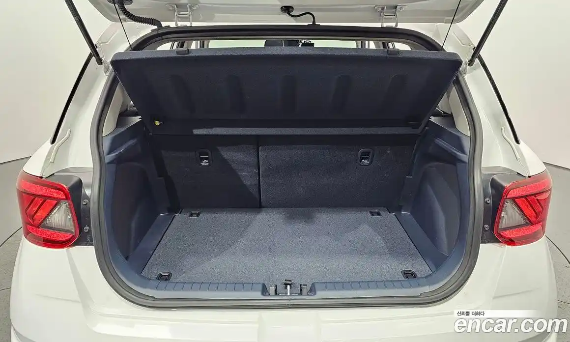 Hyundai Venue 2023 1.6 Автомат в Москве № 108883, фото 20