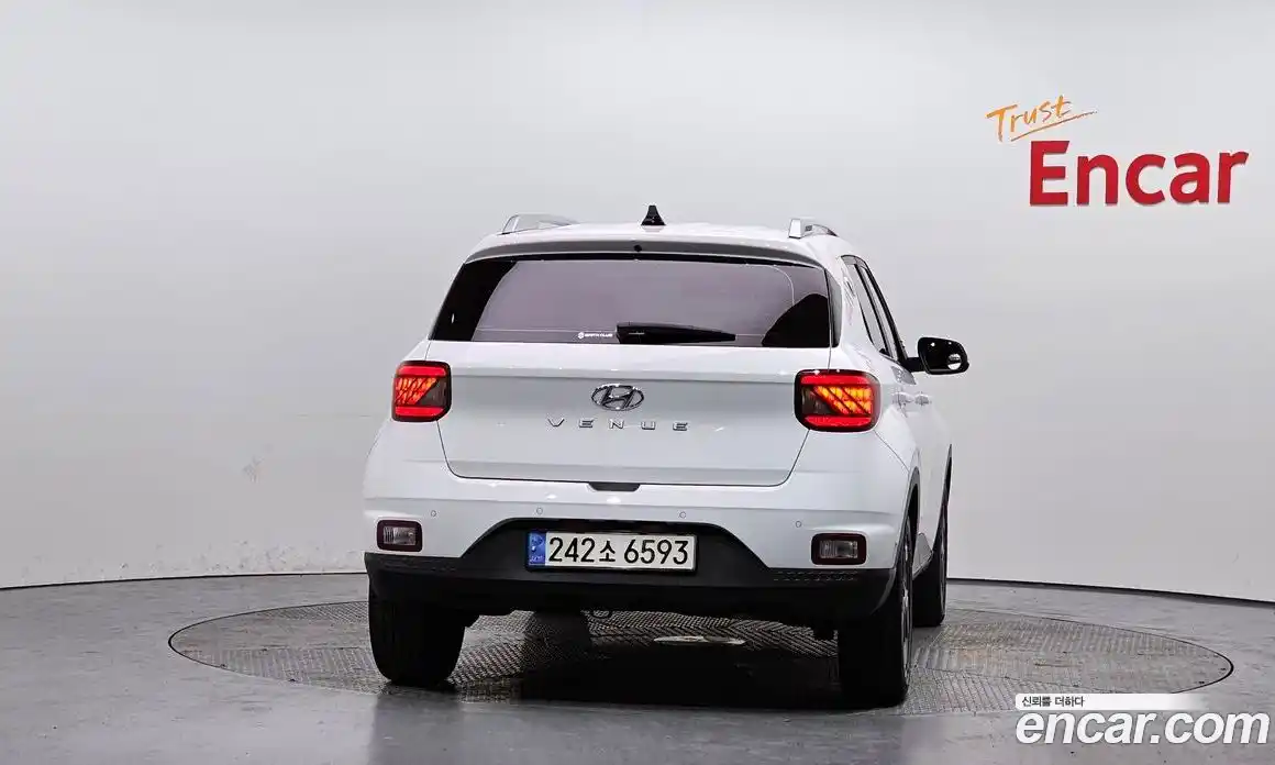 Hyundai Venue 2023 1.6 Автомат в Москве № 108883, фото 4