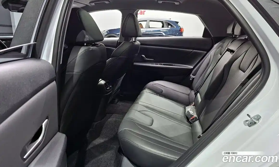 Hyundai Avante 2023 1.6 Автомат в Москве № 110280, фото 12