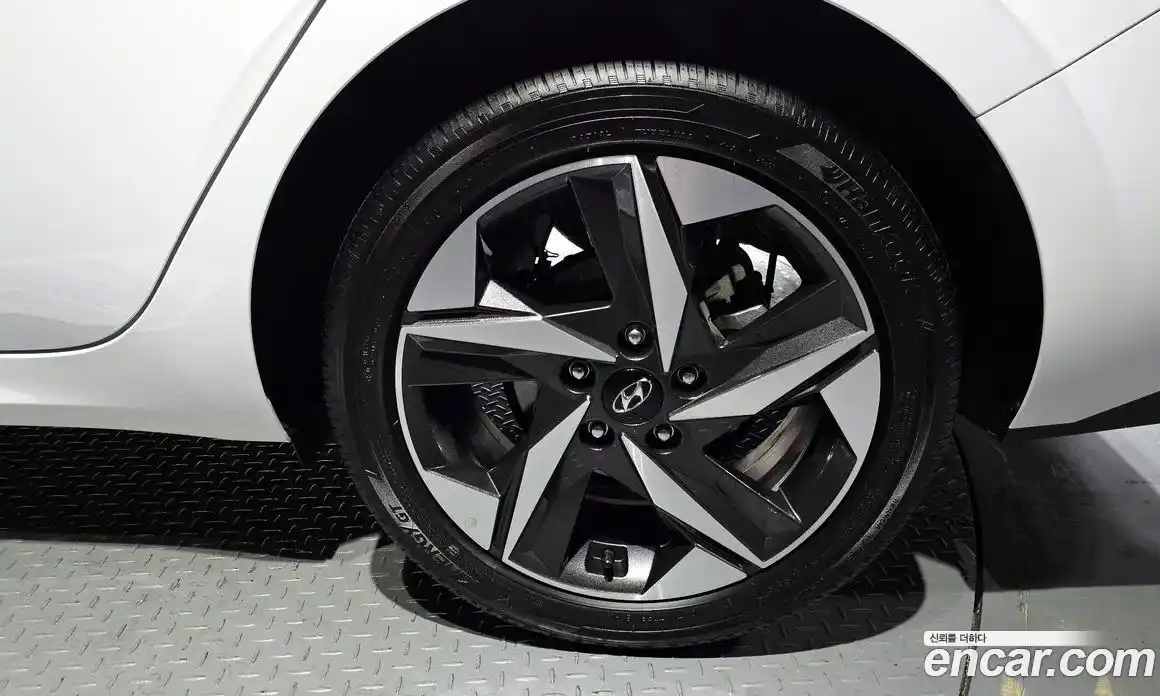 Hyundai Avante 2023 1.6 Автомат в Москве № 110280, фото 5