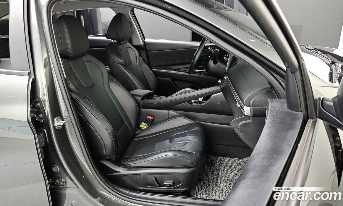 Hyundai Avante 2023 1.6 Автомат в Москве № 111948, фото 11