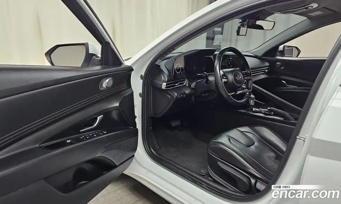 Hyundai Avante 2023 1.6 Автомат в Москве № 112123, фото 13