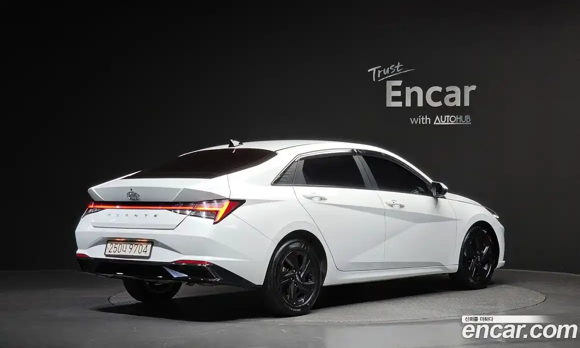 Hyundai Avante 2023 1.6 Автомат в Москве № 112123, фото 2