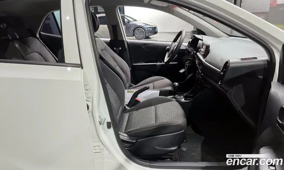 Kia Morning 2022 1.0 Автомат в Москве № 114888, фото 8