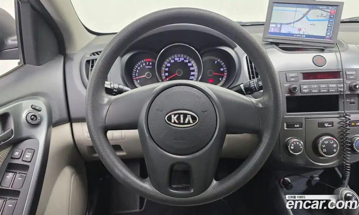 Kia Porte 2013 1.6 Автомат в Москве № 124204, фото 17