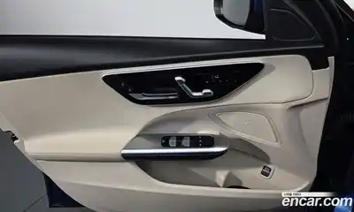 Mercedes-Benz C-Class 2023 2.0 Автомат в Москве № 137632, миниатюра 2