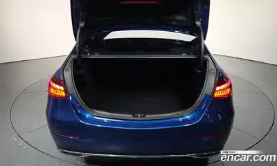 Mercedes-Benz C-Class 2023 2.0 Автомат в Москве № 137632, миниатюра 3