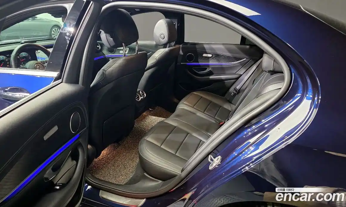 Mercedes-Benz E-Class 2021 1.9 Автомат в Москве № 142430, фото 6