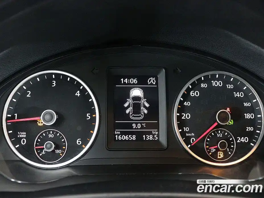 Volkswagen Tiguan 2016 2.0 Автомат в Москве № 147523, фото 6