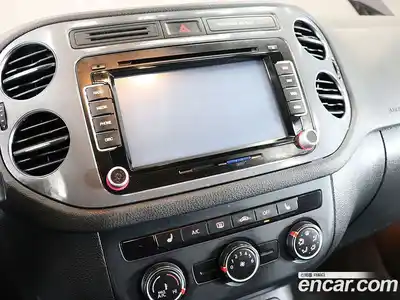 Volkswagen Tiguan 2016 2.0 Автомат в Москве № 147523, миниатюра 7