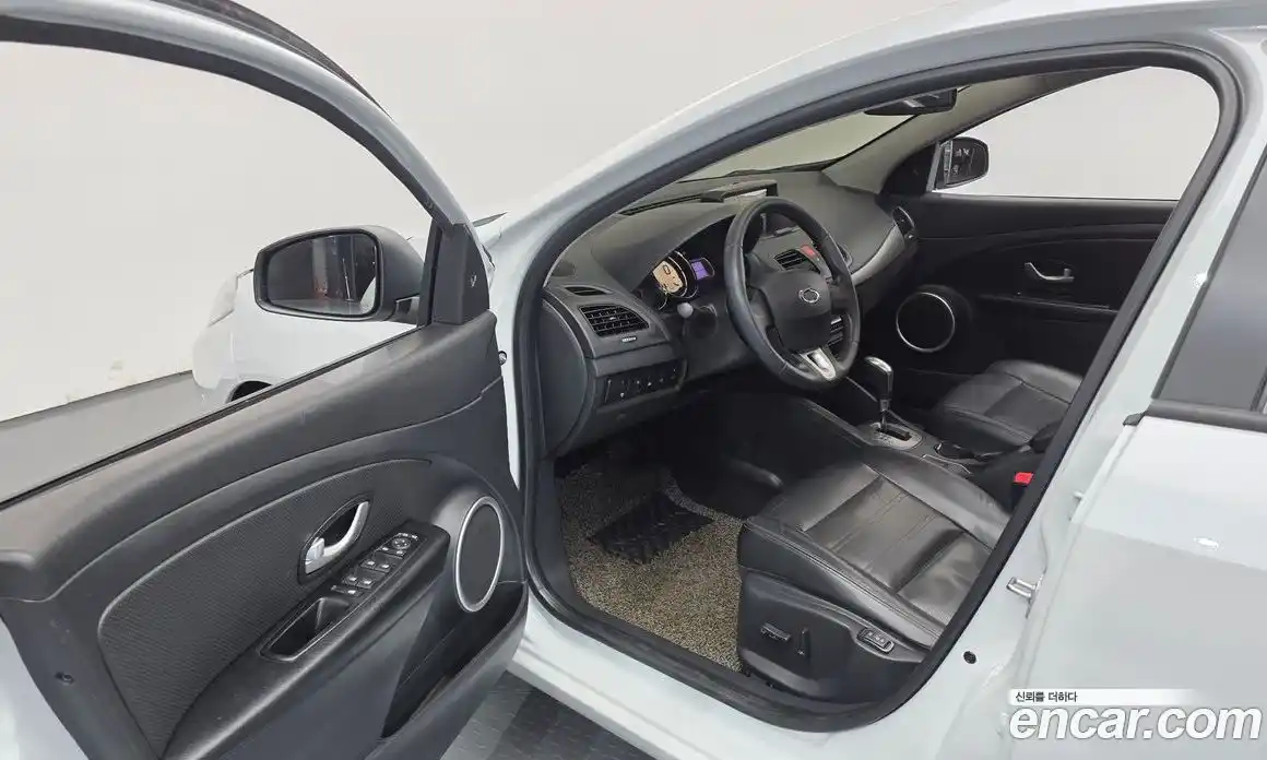 Renault SM3 2018 1.6 Автомат в Москве № 148682, фото 17