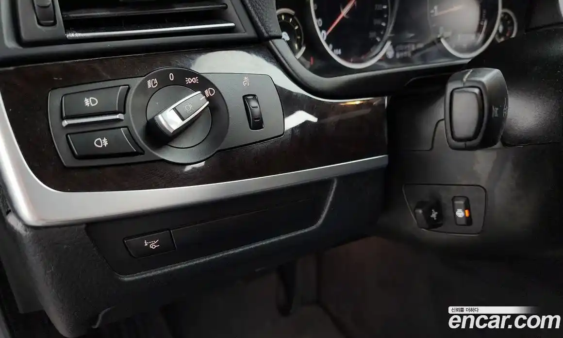 BMW 5-Series 2013 2.0 Автомат в Москве № 157473, фото 10