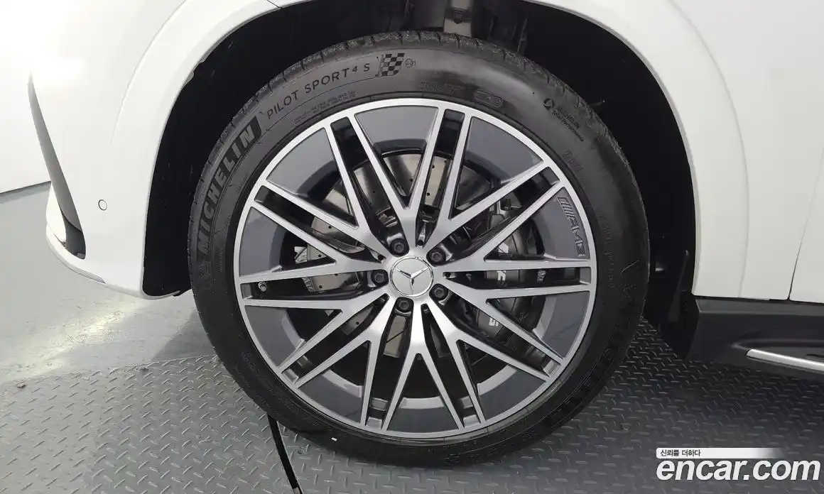 Mercedes-Benz GLE-Class 2025 3.0 Автомат в Москве № 160105, фото 19