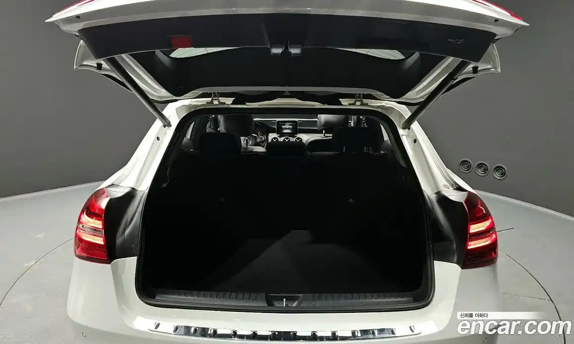 Mercedes-Benz GLA-Class 2019 2.0 Автомат в Москве № 160782, фото 12