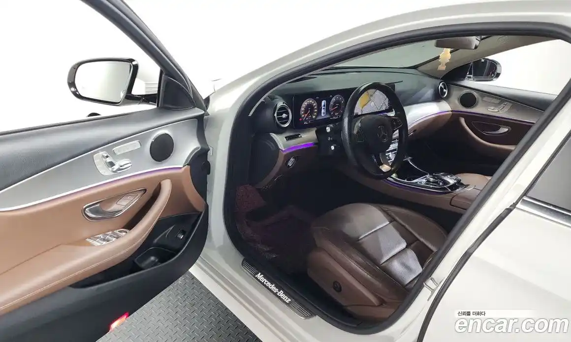 Mercedes-Benz E-Class 2017 2.0 Автомат в Москве № 160847, фото 15