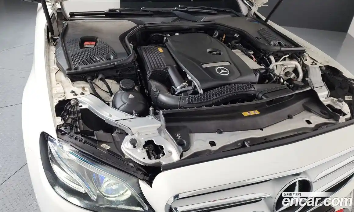 Mercedes-Benz E-Class 2017 2.0 Автомат в Москве № 160847, фото 17