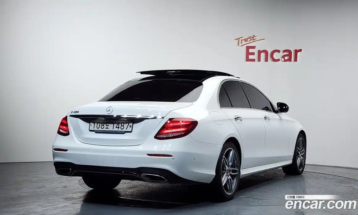 Mercedes-Benz E-Class 2017 2.0 Автомат в Москве № 160847, фото 19