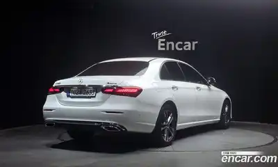 Mercedes-Benz E-Class 2022 2.0 Автомат в Москве № 161205, миниатюра 9