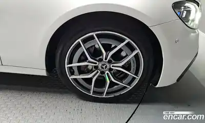 Mercedes-Benz E-Class 2021 1.9 Автомат в Москве № 161896, миниатюра 5