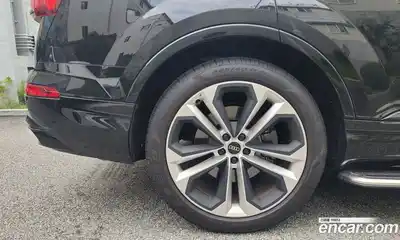 Audi Q7 2023 3.0 Автомат в Москве № 163960, миниатюра 6