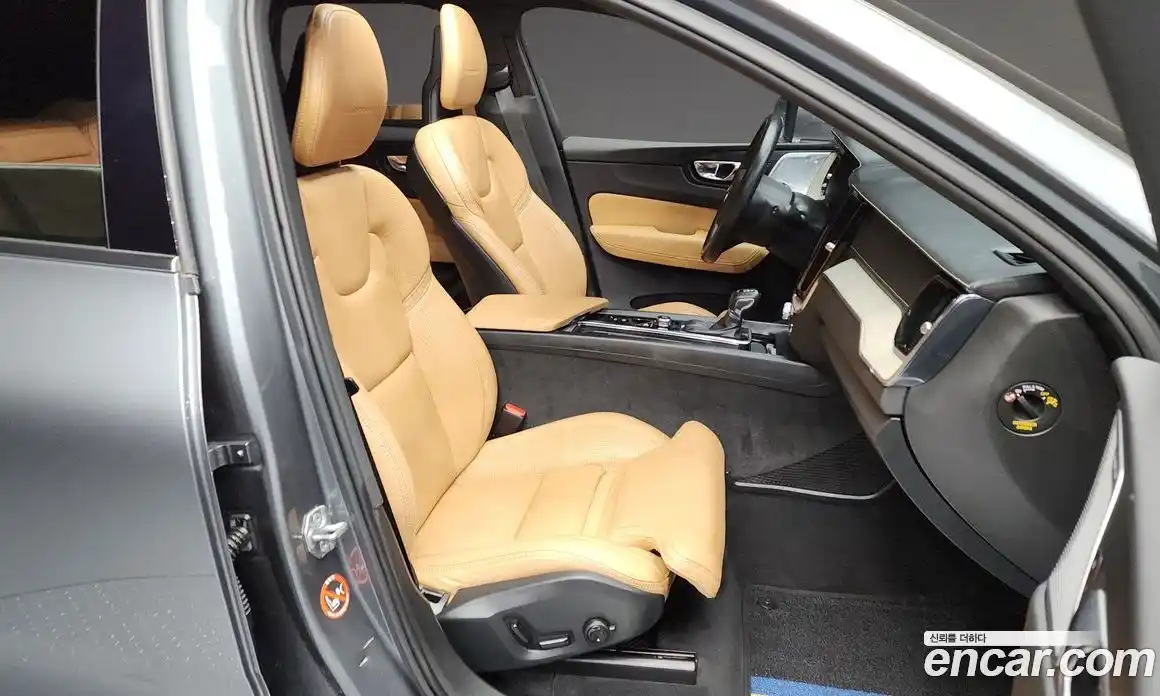 Volvo XC60 2018 2.0 Автомат в Москве № 164568, фото 15