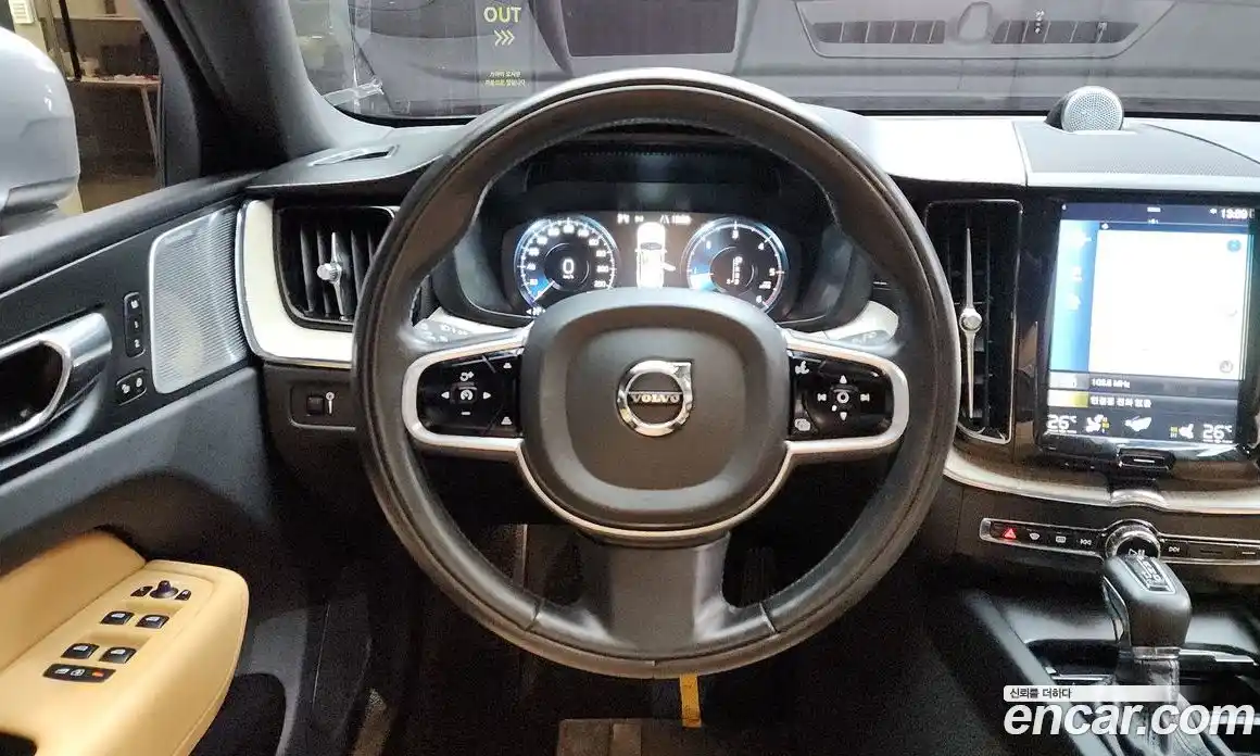 Volvo XC60 2018 2.0 Автомат в Москве № 164568, фото 4