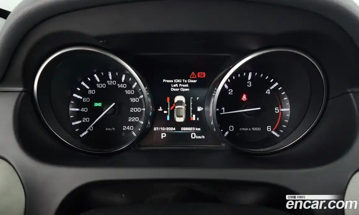 Land Rover Discovery Sport 2016 2.0 Автомат в Москве № 166458, фото 4