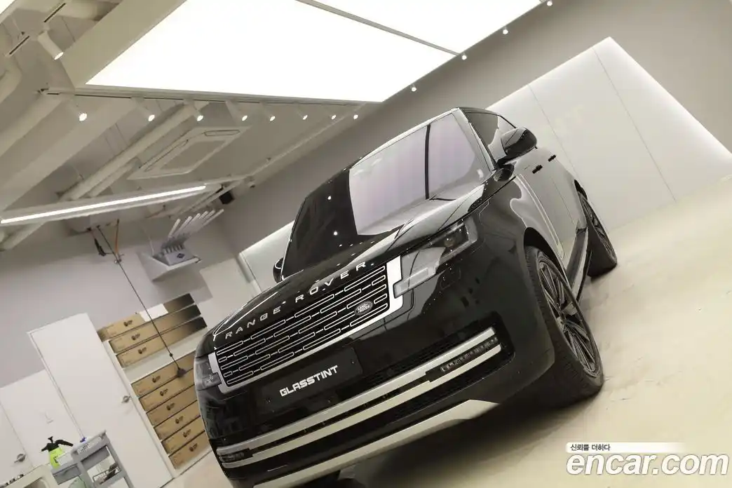 Land Rover Range-Rover 2023 4.4 Автомат в Москве № 166760, фото 13