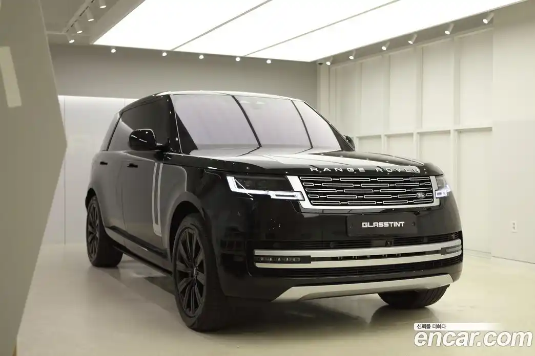 Land Rover Range-Rover 2023 4.4 Автомат в Москве № 166760, фото 3