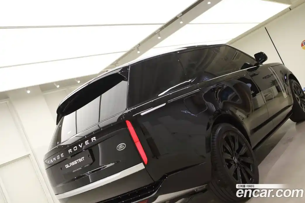 Land Rover Range-Rover 2023 4.4 Автомат в Москве № 166760, фото 7