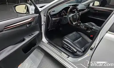 Lexus ES 2013 2.5 Автомат в Москве № 168127, миниатюра 2