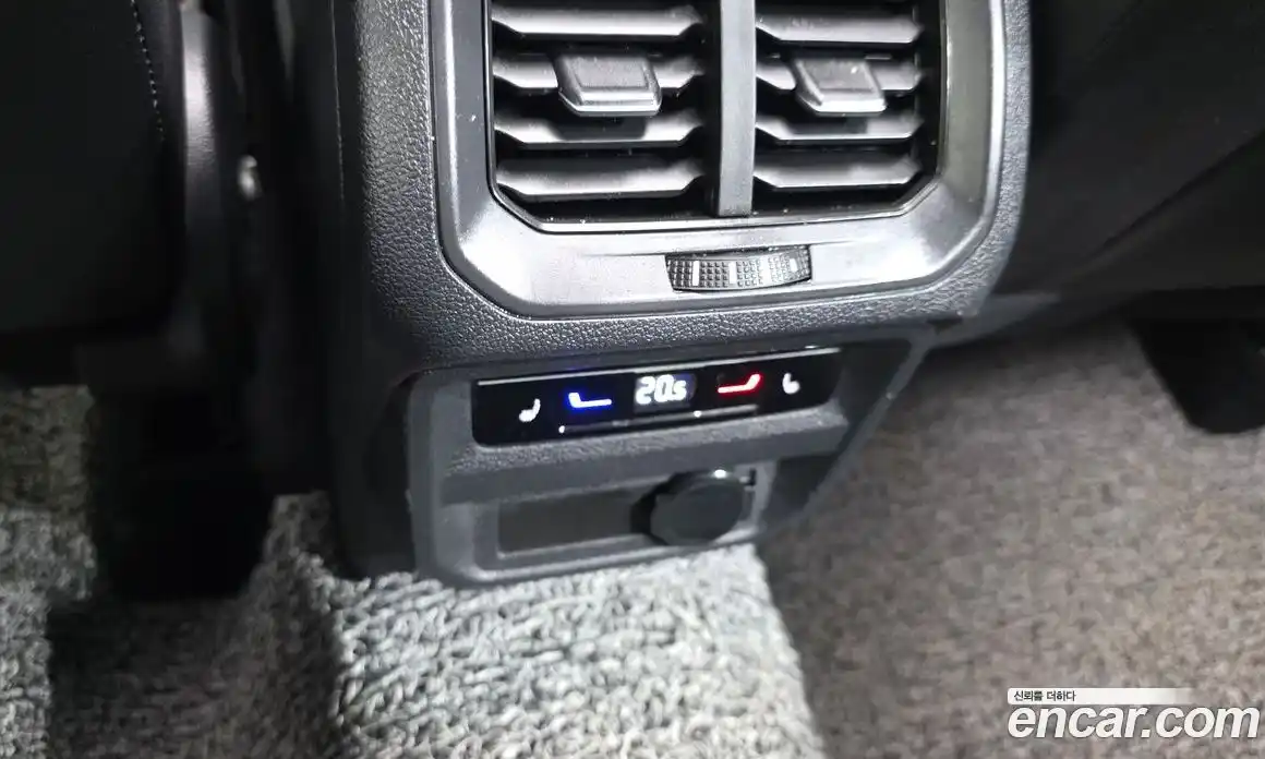 Volkswagen Tiguan 2023 2.0 Автомат в Москве № 168608, фото 19