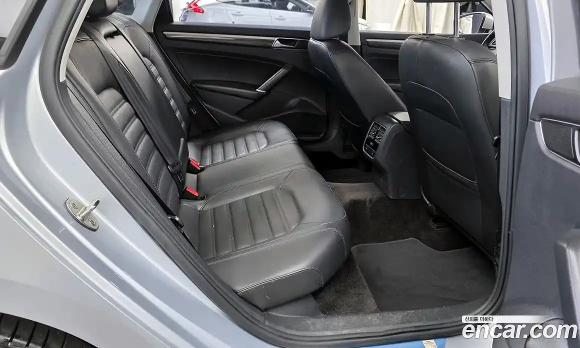 Volkswagen Passat 2018 2.0 Автомат в Москве № 168866, фото 12