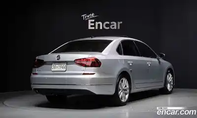 Volkswagen Passat 2018 2.0 Автомат в Москве № 168866, миниатюра 2