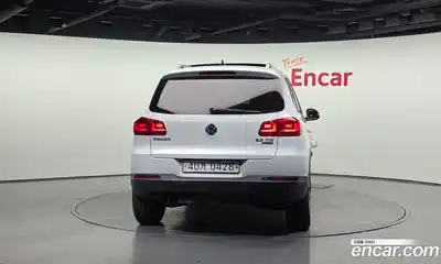 Volkswagen Tiguan 2016 2.0 Автомат в Москве № 169098, миниатюра 2