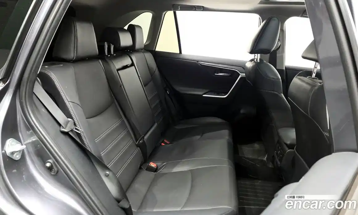 Toyota RAV4 2024 2.5 Автомат в Москве № 170125, фото 11