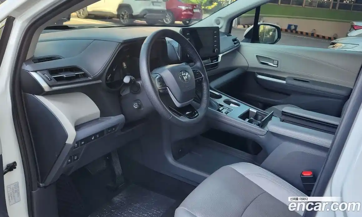 Toyota Sienna 2021 2.5 Автомат в Москве № 170350, фото 12