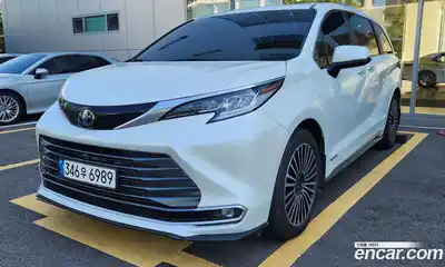 Toyota Sienna 2021 2.5 Автомат в Москве № 170350, миниатюра 3