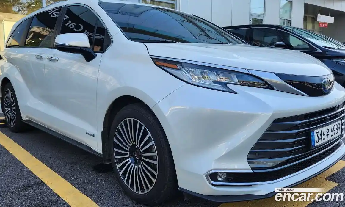 Toyota Sienna 2021 2.5 Автомат в Москве № 170350, фото 5