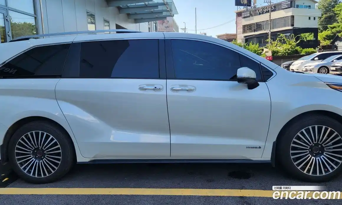 Toyota Sienna 2021 2.5 Автомат в Москве № 170350, фото 6