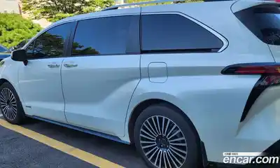 Toyota Sienna 2021 2.5 Автомат в Москве № 170350, миниатюра 9